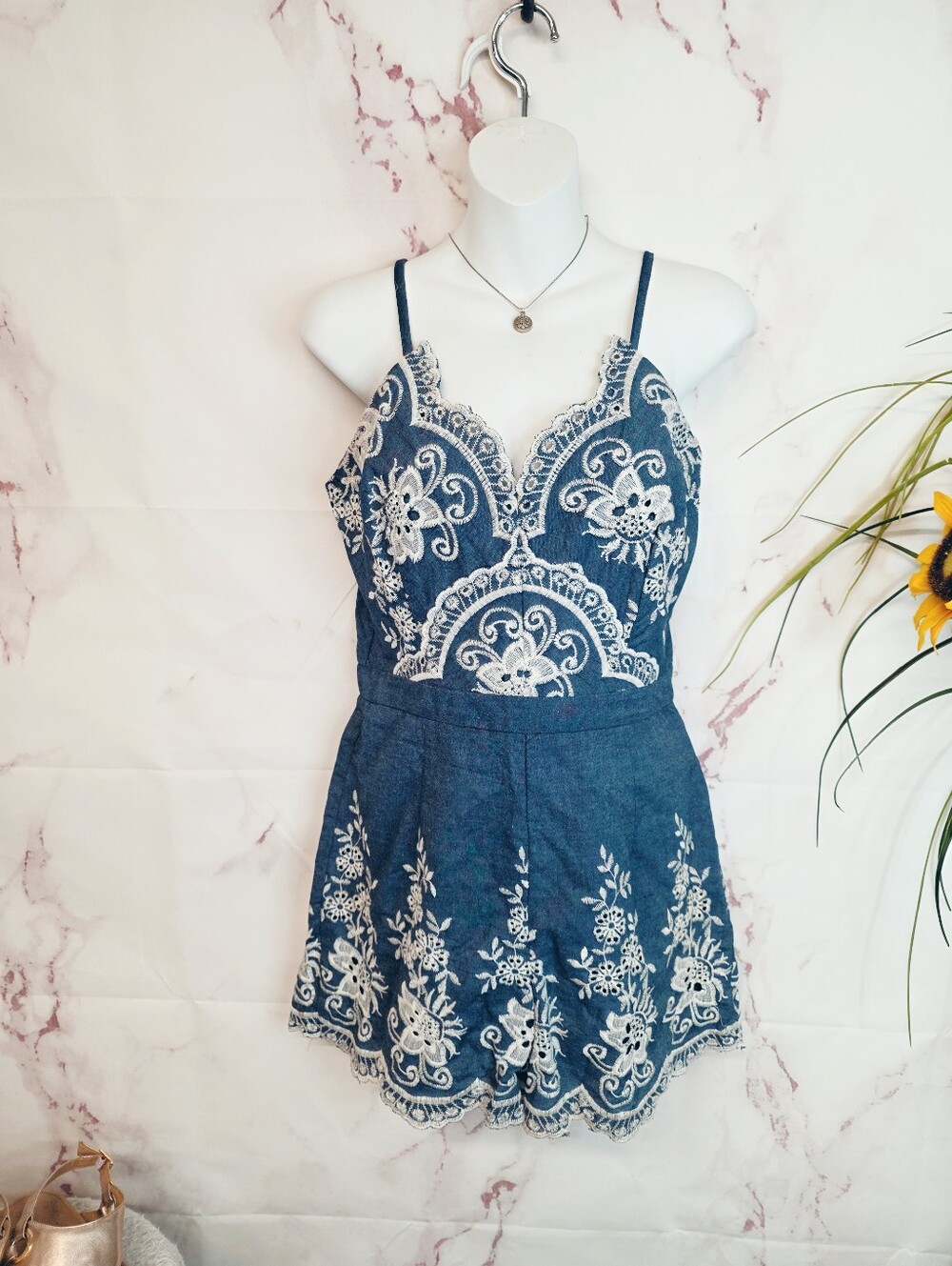 Simplee Blue Embroidered Cotton Scalloped Lace Romper Medium - Picture 4 of 7